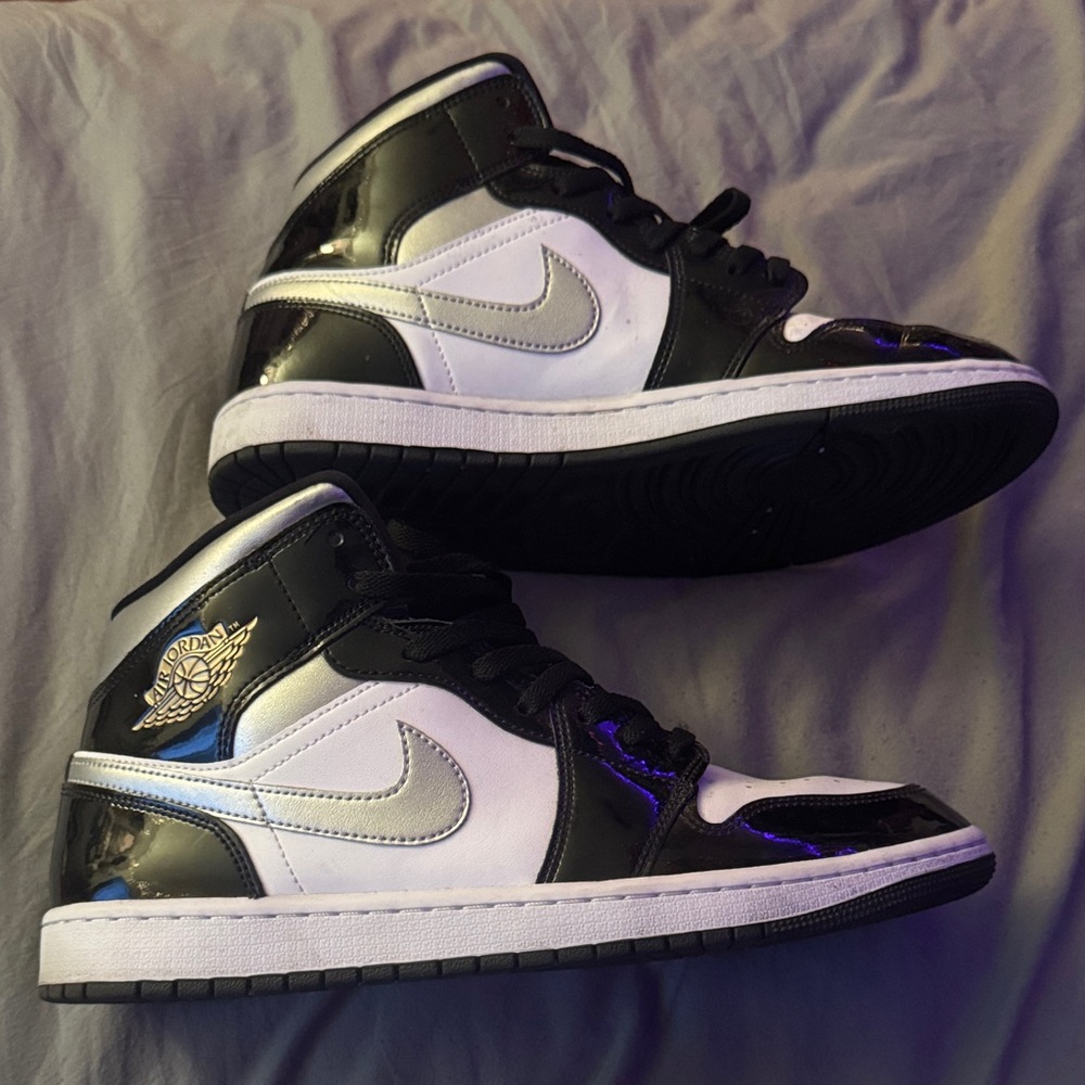 Jordan retro 1 mid SE
